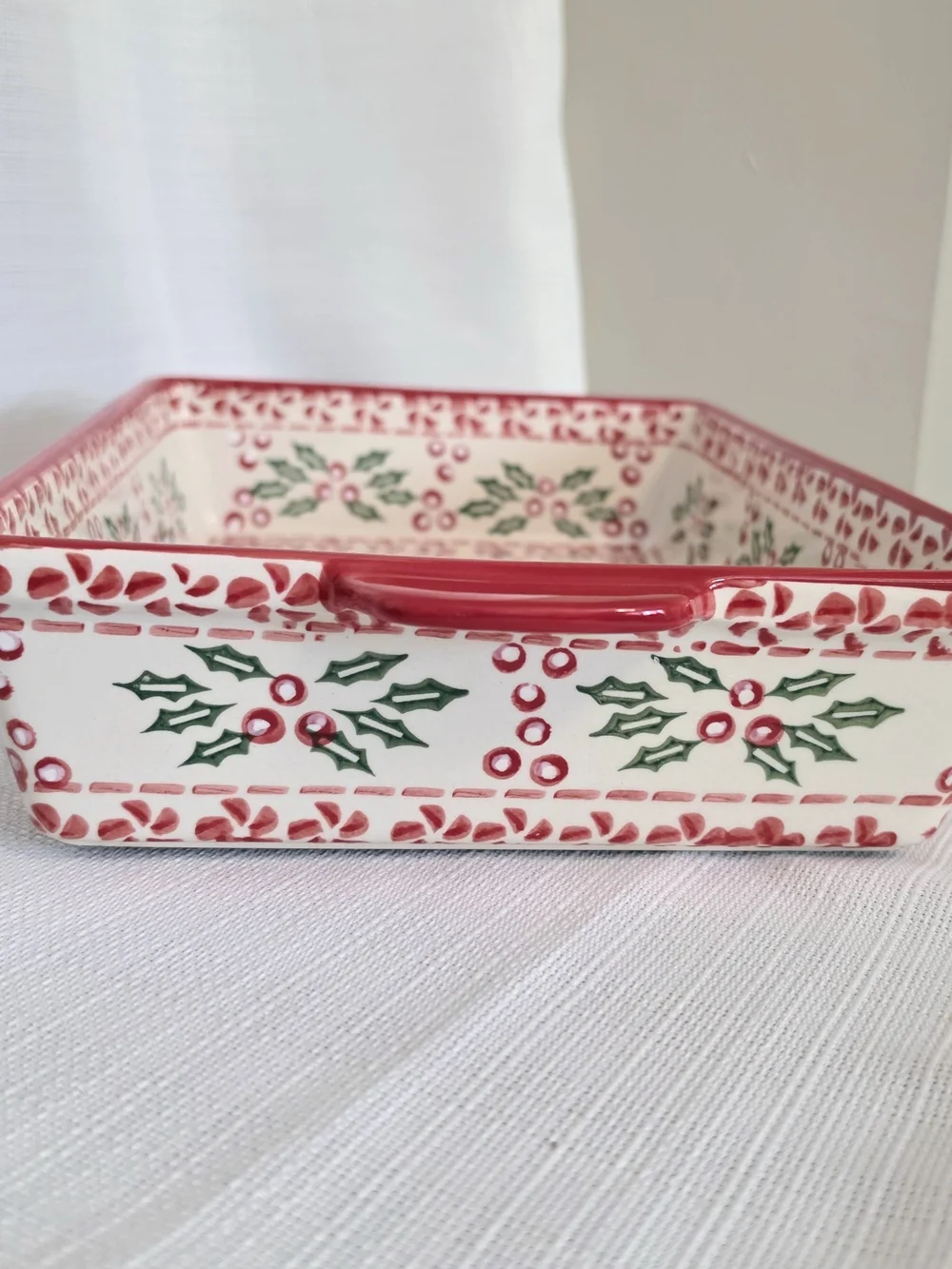 Temptations Peppermint Holly Casserole Dish W Carry Rack 9x13 Christmas Cooking